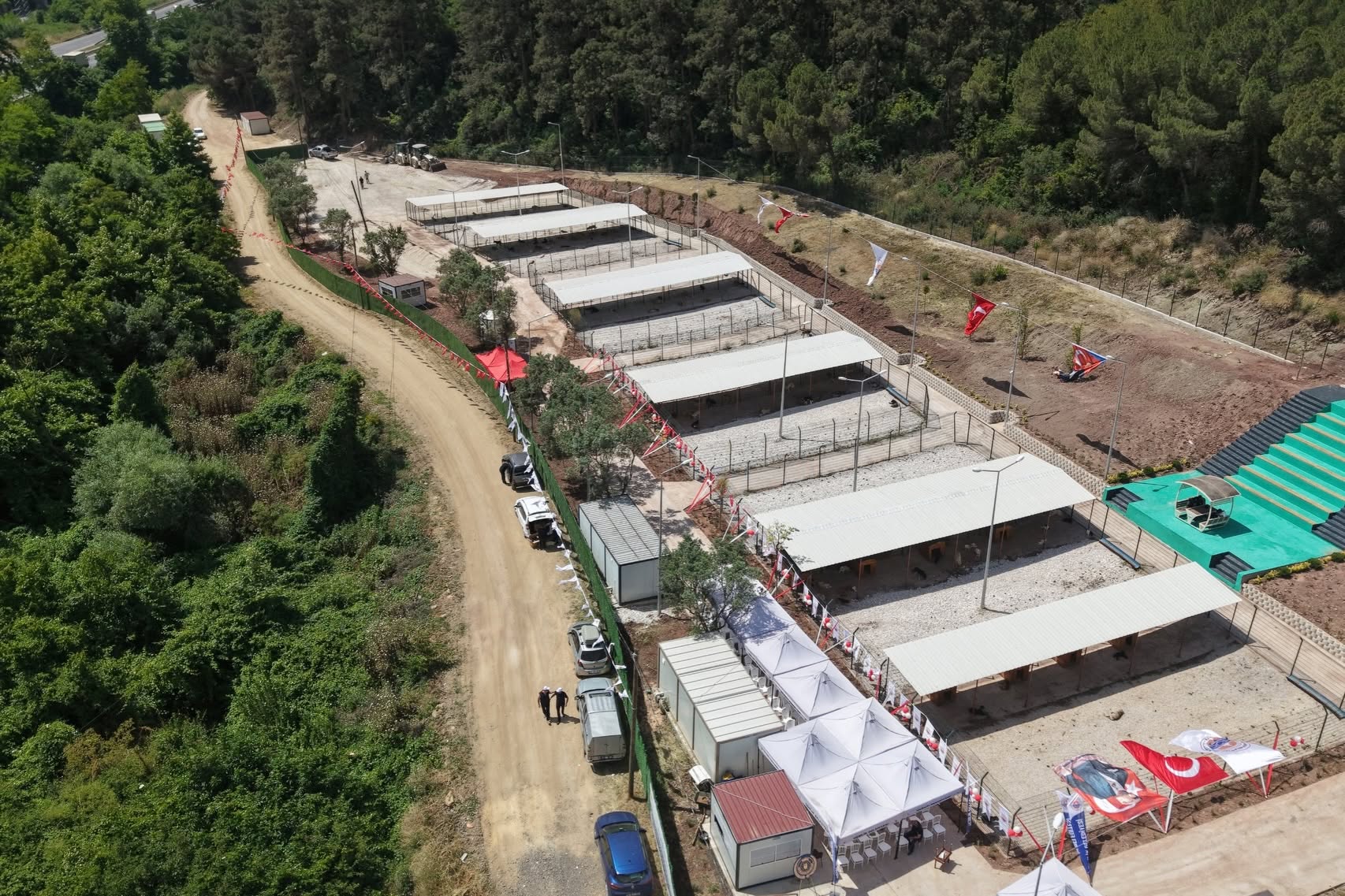Gemlik’te Sahipsiz Hayvan Bakımevi ve Doğal Yaşam Alanı Törenle Açıldı