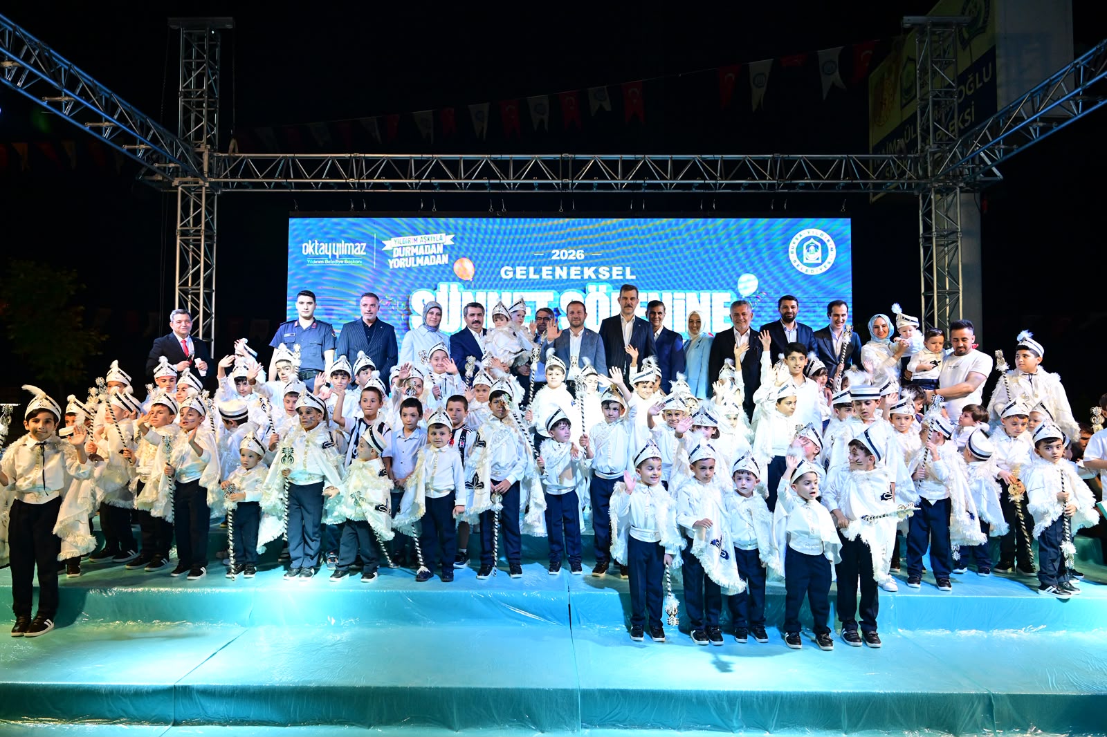 YILDIRIM’DA SÜNNET SEVİNCİ ŞÖLENE DÖNÜŞTÜ