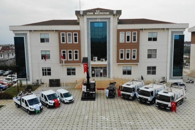 İZNİK BELEDİYESİ 3 YILDA 30 ARACI İLÇENİN HİMETİNE KAZANDIRDI