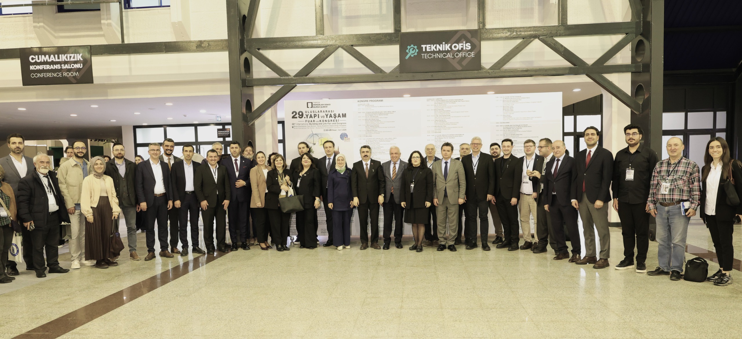 Başkan Erkan Aydın Projelerini Uluslararası Kongrede Tanıttı