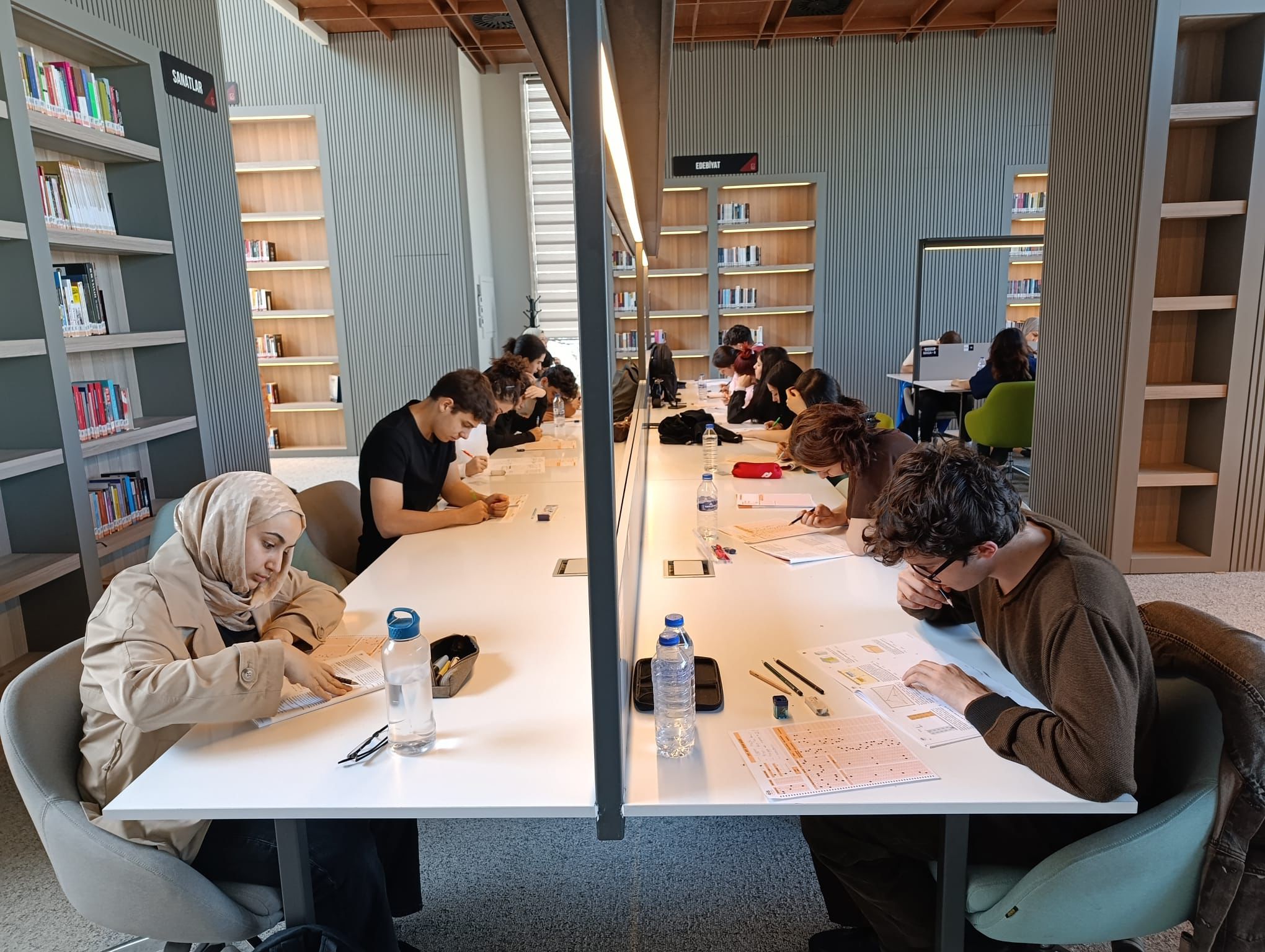 ÜNİVERSİTE HAYALİNE YILDIRIM DESTEĞİ