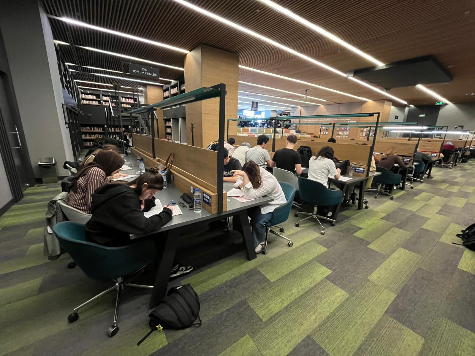 ÜNİVERSİTE HAYALİNE YILDIRIM DESTEĞİ