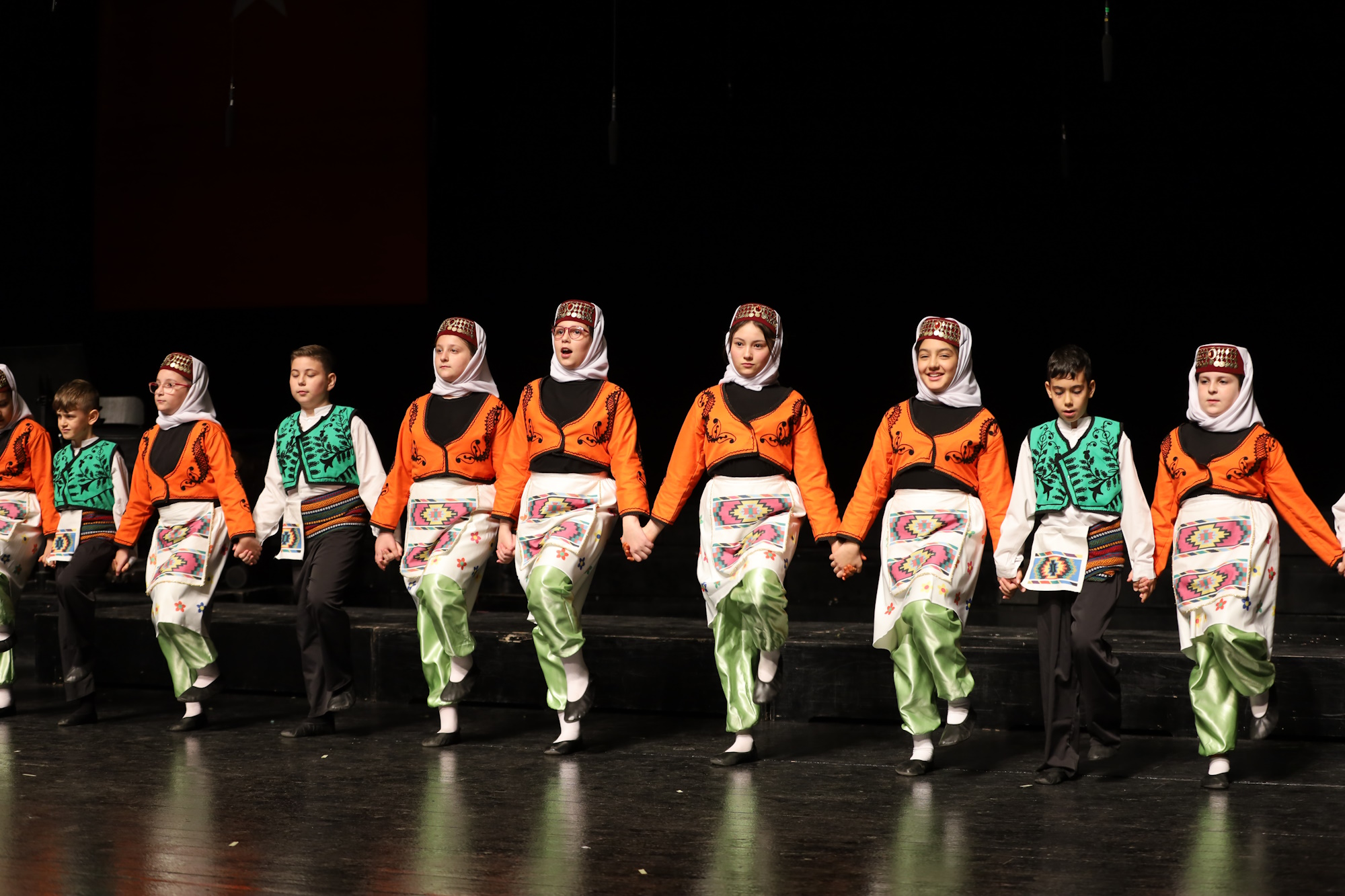 Bursa’da çocukların sesi senfoniyle yükseldi