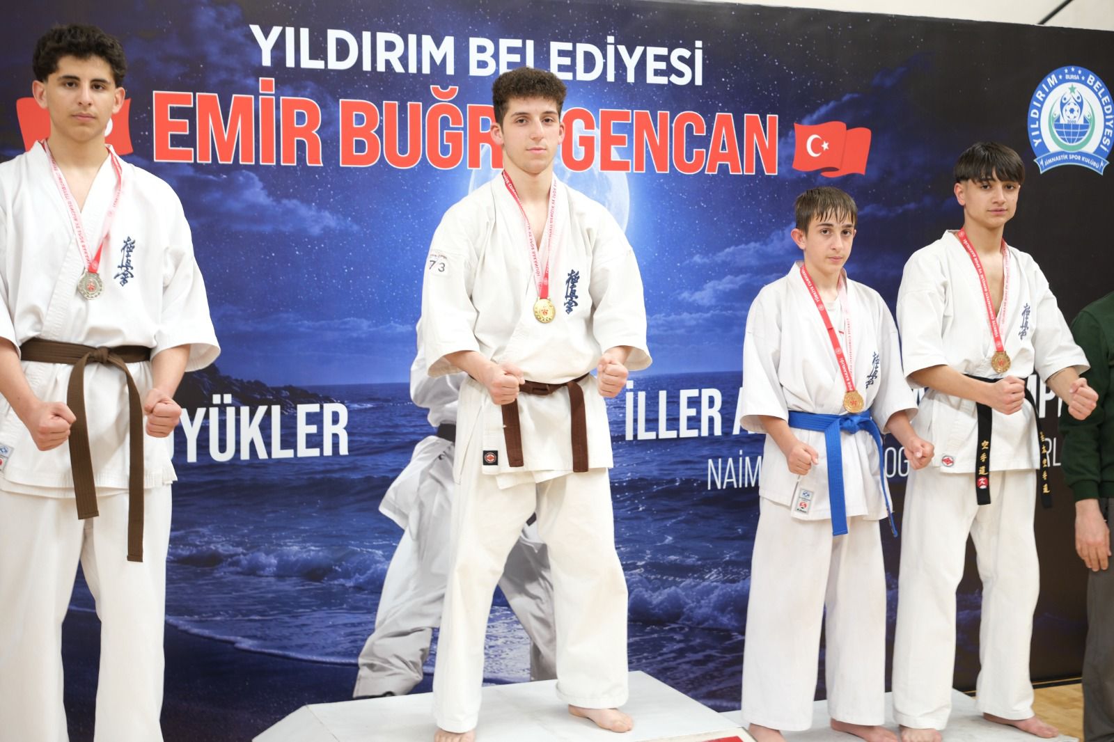 YILDIRIMLI KARATECİLERDEN MADALYA YAĞMURU
