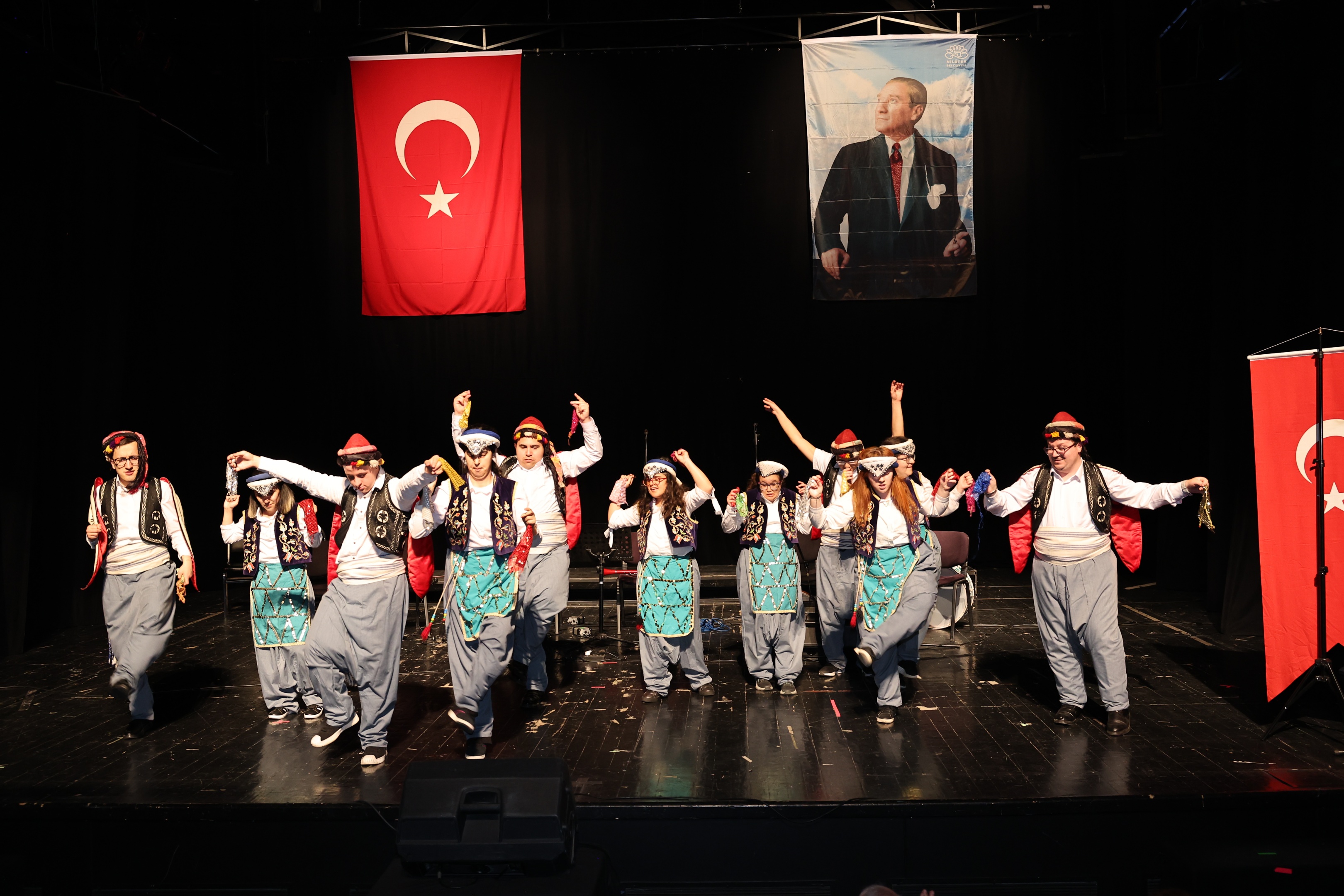 Nilüfer’de Engelliler Haftası “Bizim Ev”in yıl sonu gösterisiyle tamamlandı