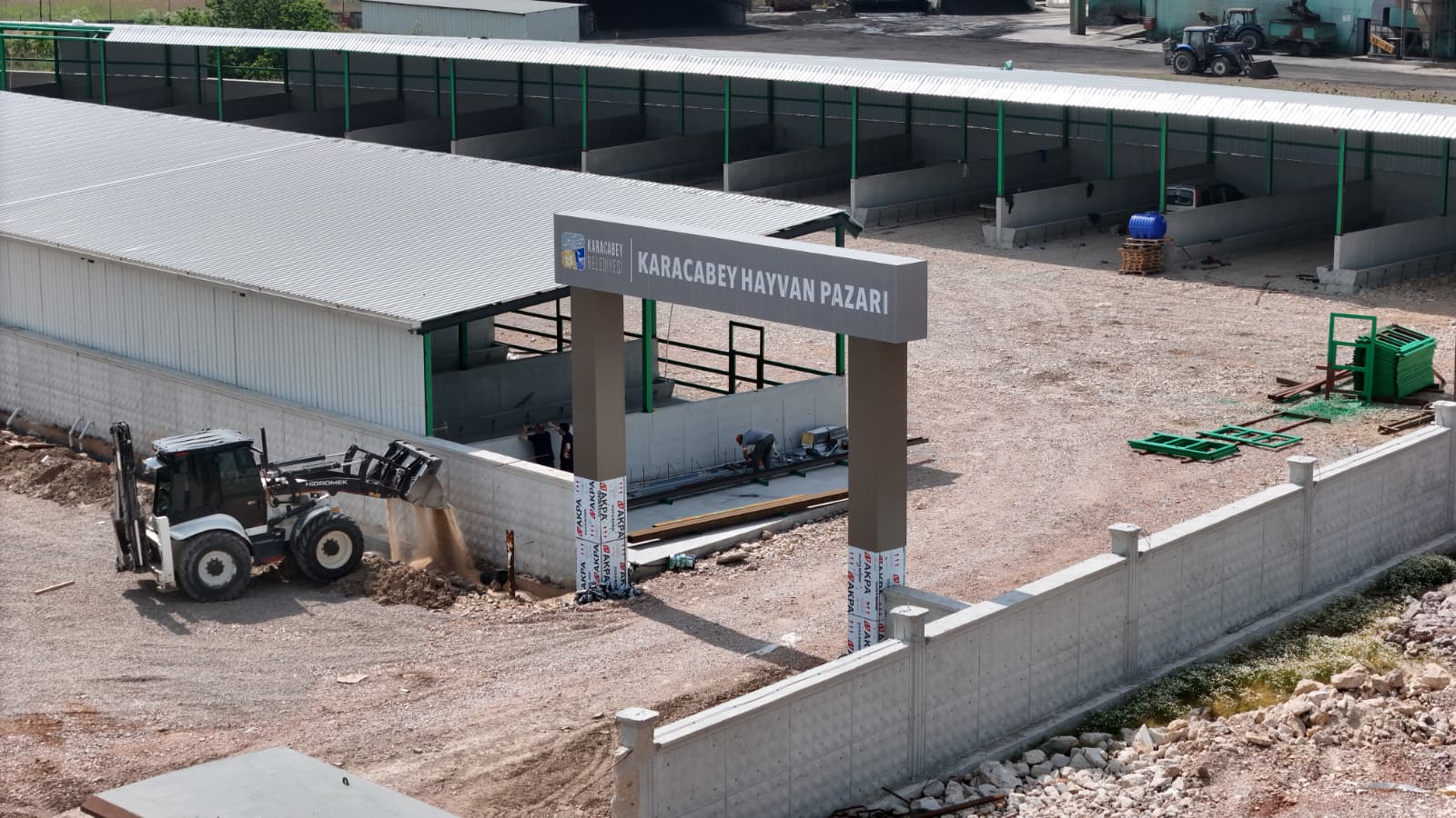 "KARACABEY’E MODERN HAYVAN PAZARI KAZANDIRILIYOR"