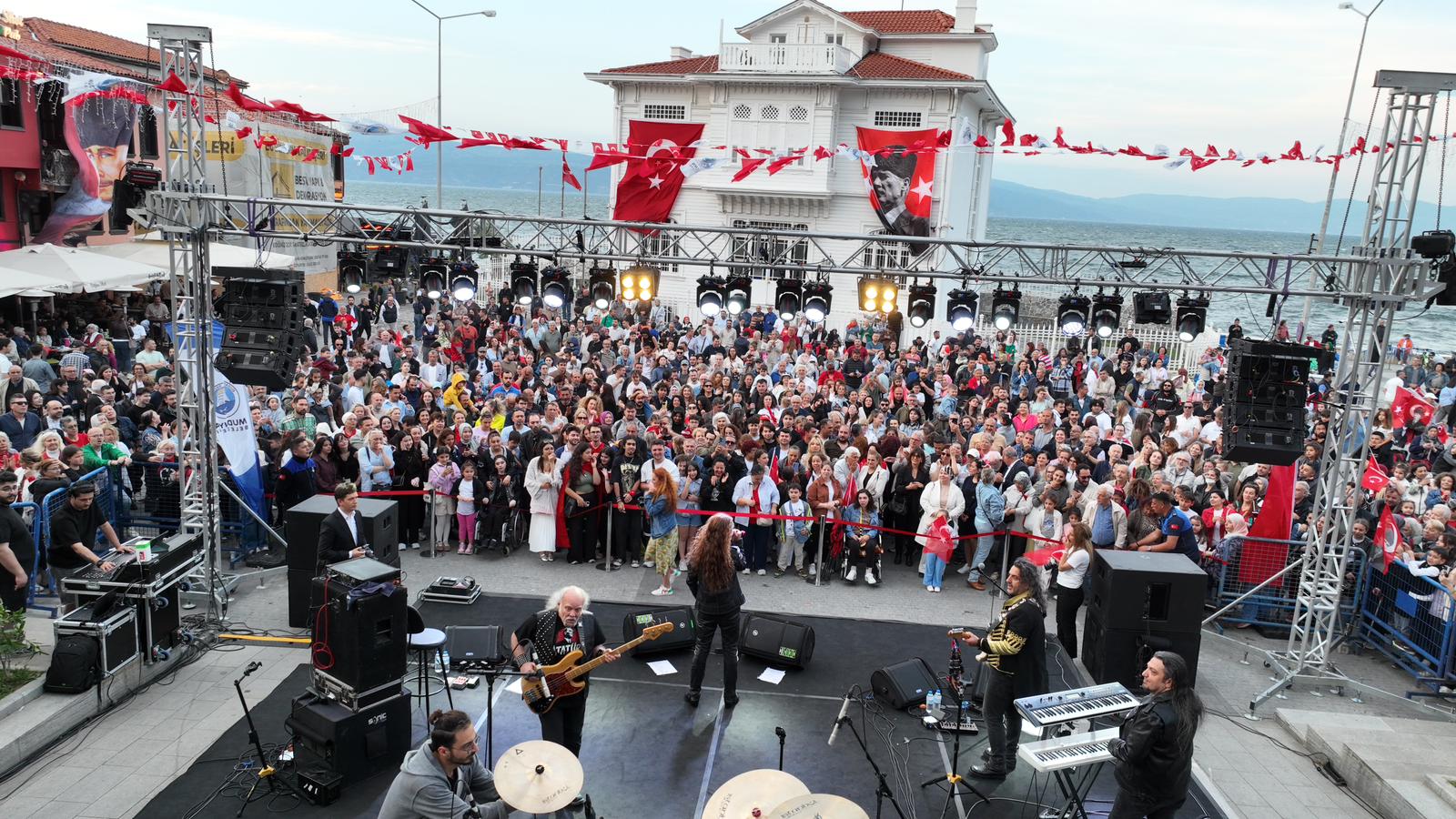 MUDANYA’DA 19 MAYIS COŞKUYLA KUTLANDI