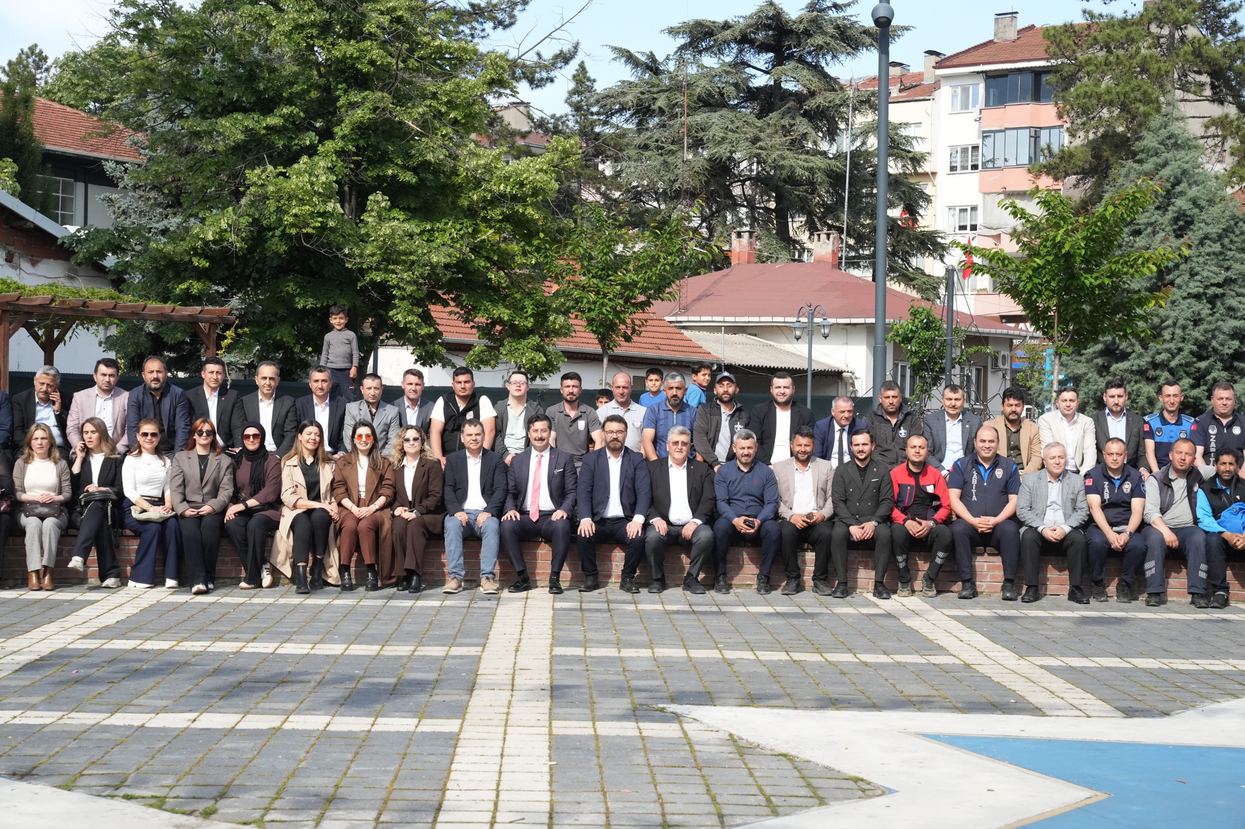 BAŞKAN ERCAN ÖZEL’E BAYRAMLAŞMA PROGRAMINDA DOĞUM GÜNÜ SÜRPRİZİ