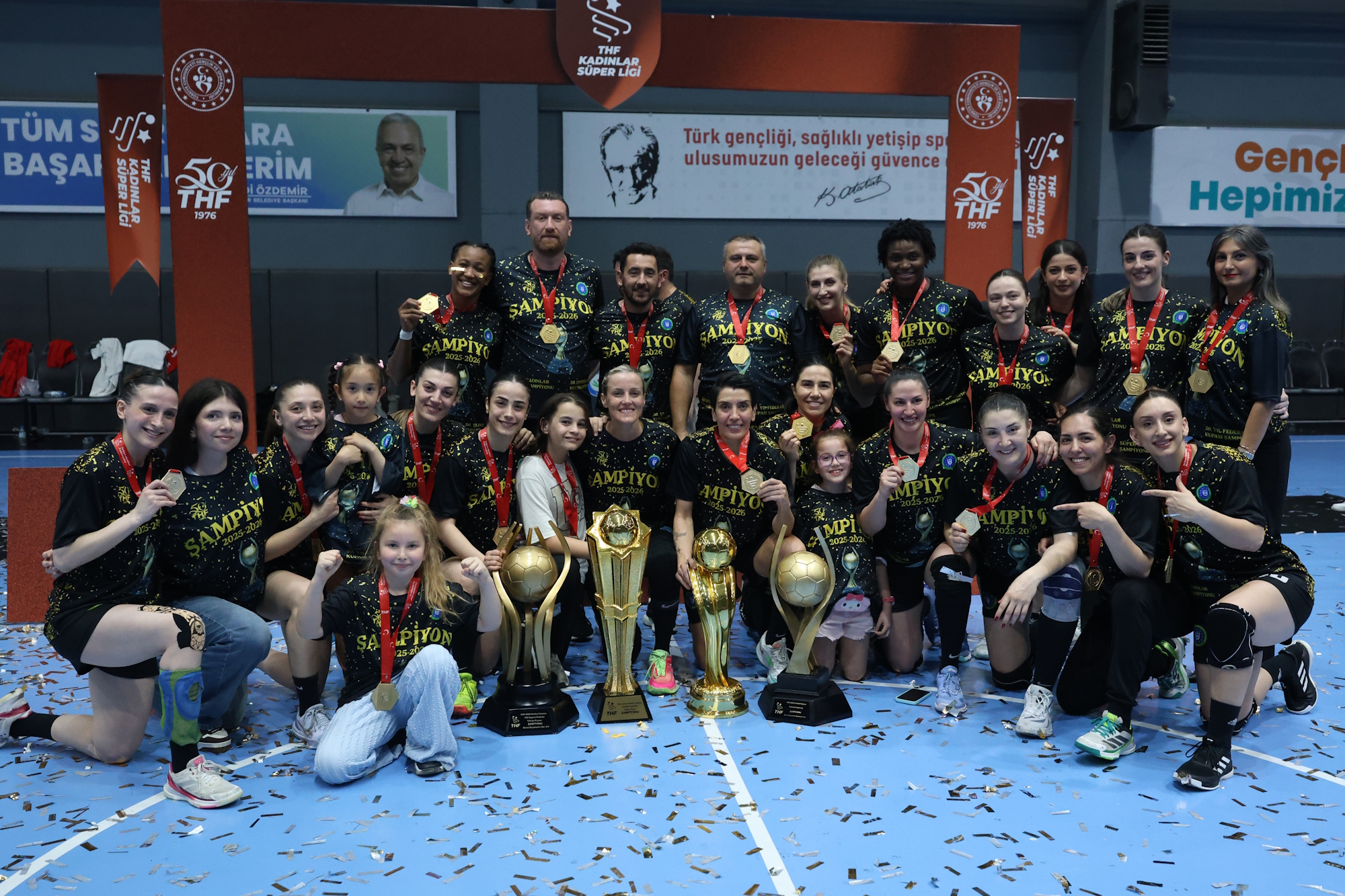 Bursa Büyükşehir Belediyespor sezonun üçüncü kupasına da kavuştu