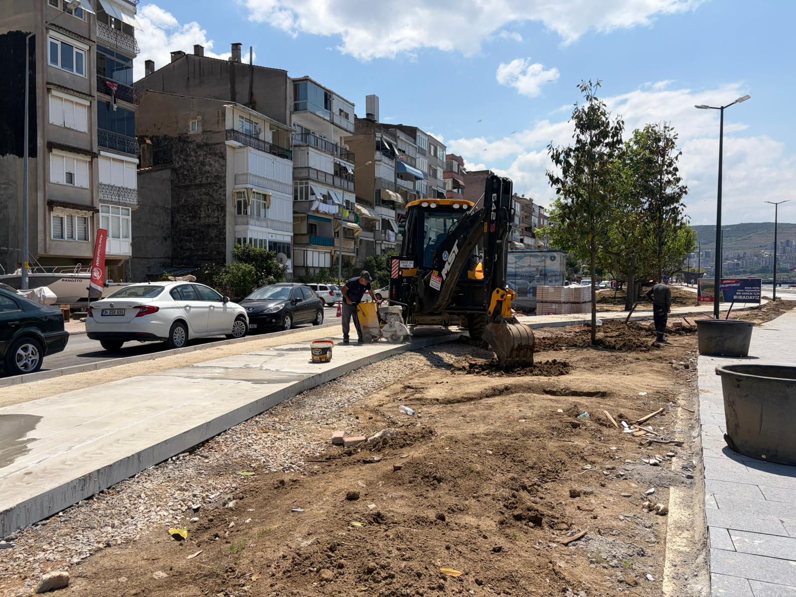 Büyükşehir, Gemlik’te sahil düzenleme çalışmalarına hız verdi