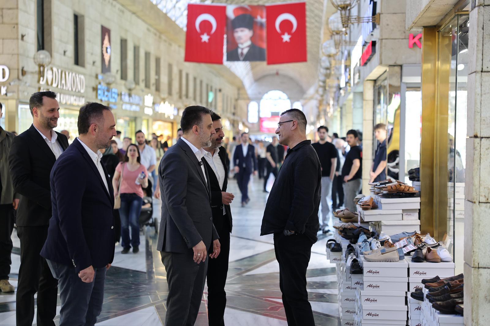 Başkan Vekili Şahin Biba’dan şehitlik ve esnaf ziyareti
