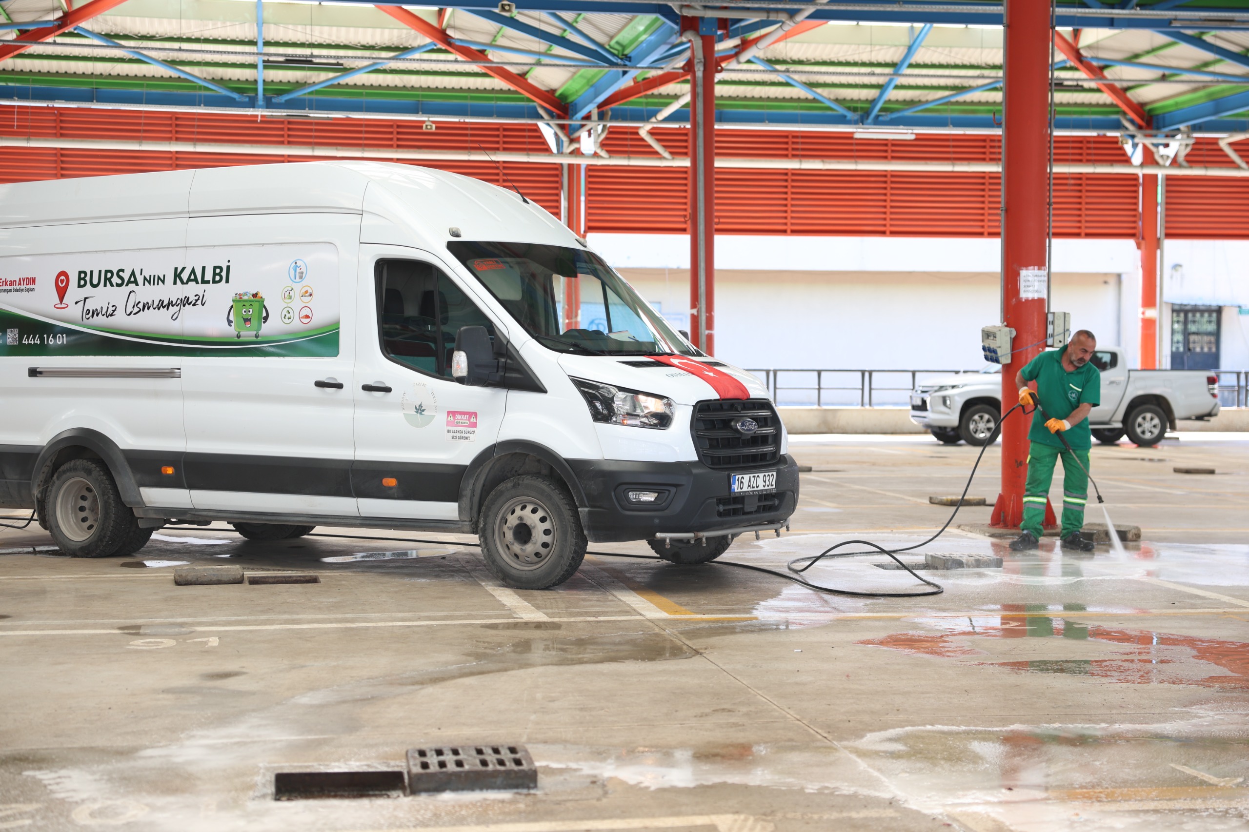 Osmangazi’de Kurban Kesim Alanları Titizlikle Temizleniyor