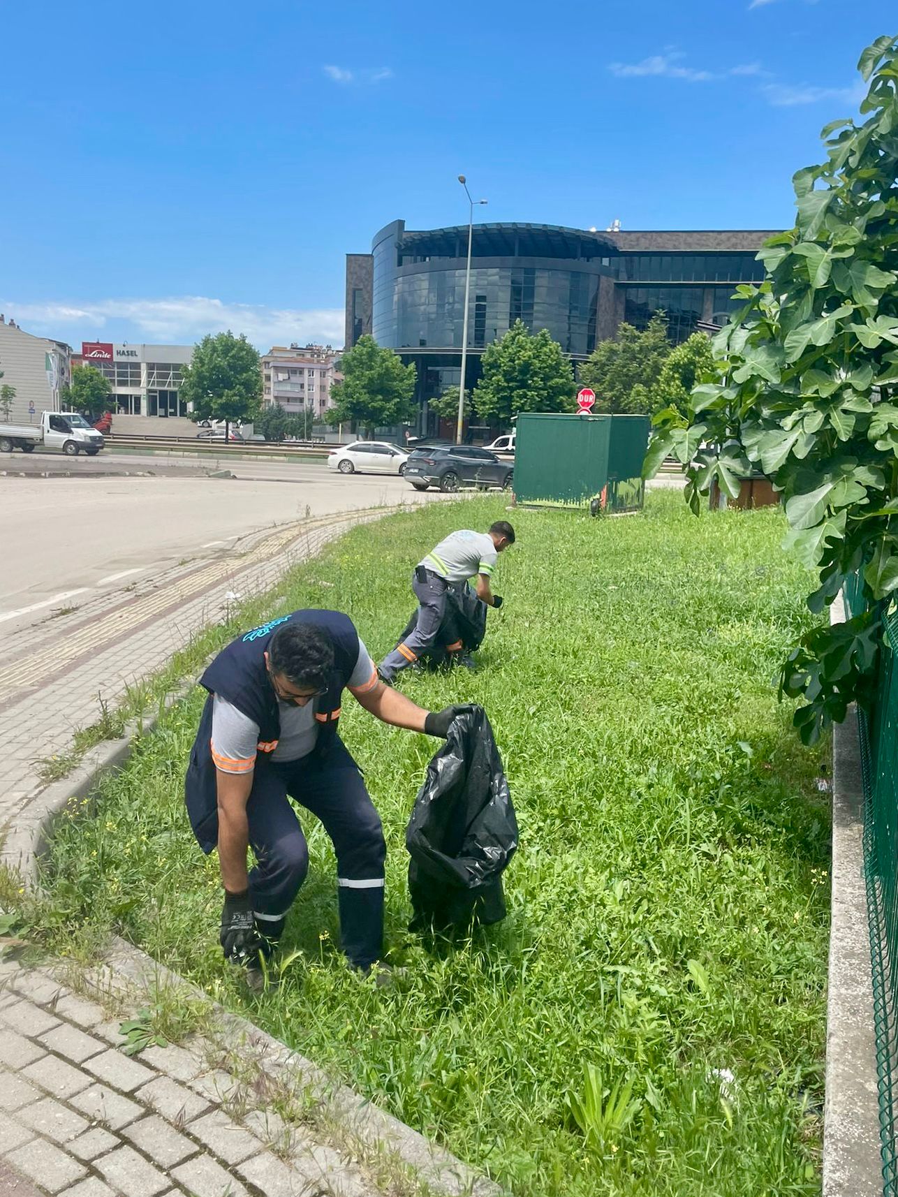 Nilüfer Belediyesi bayram boyunca sahada
