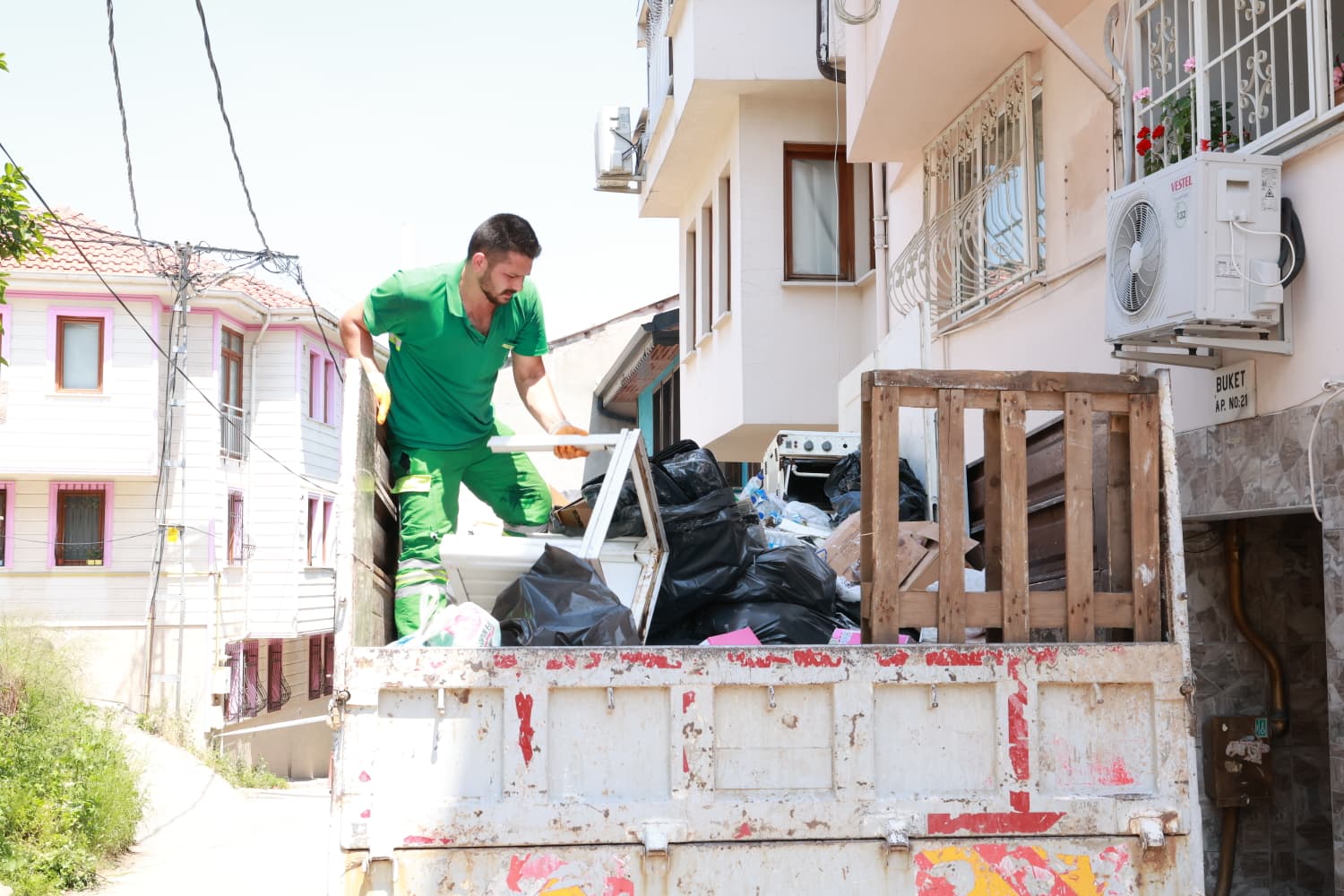 Osmangazi’de Çöp Ev Sorununa Anında Müdahale