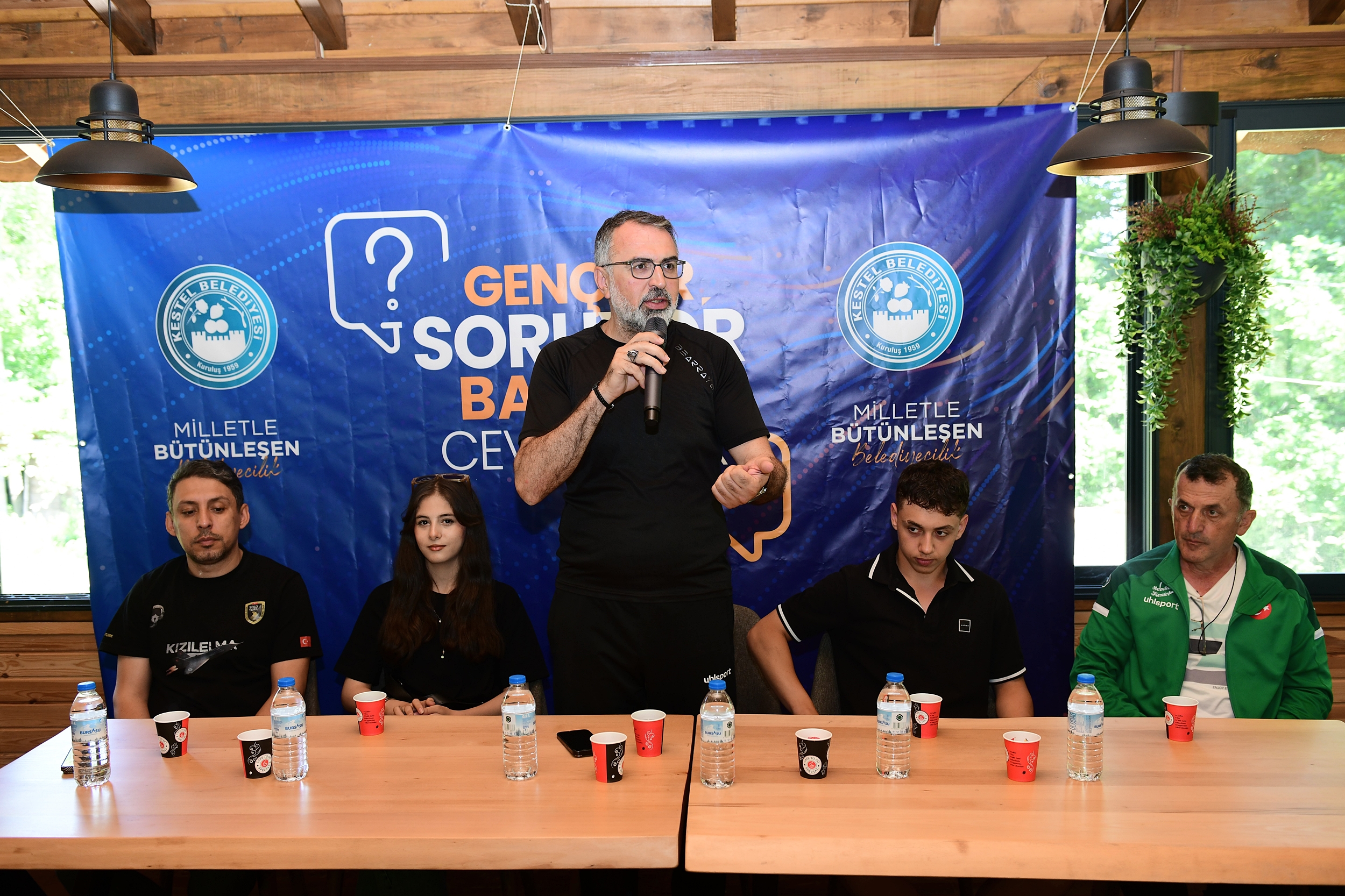 Başkan Erol Gençlere Yapılan Yatırımları Anlattı, Talepleri Tek Tek Dinledi
