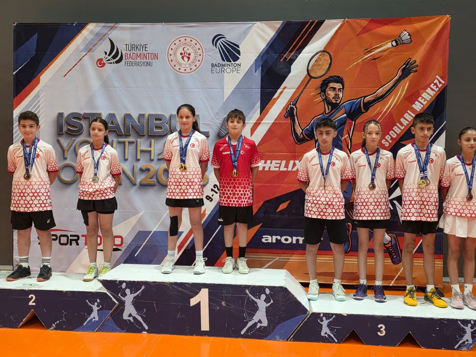 Büyükşehir Belediyesporlu Badmintonculardan 6 Madalya