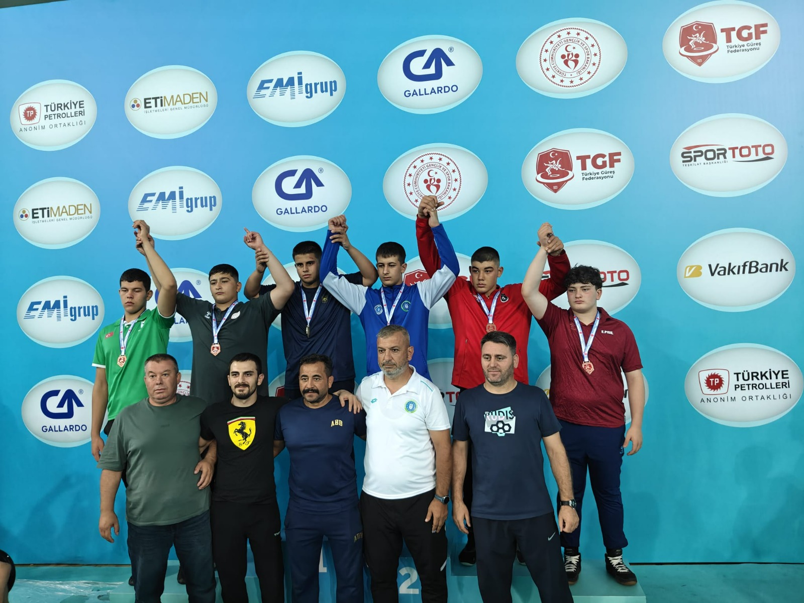 Minikler Güreş Türkiye Şampiyonası’na büyükşehir damgası!
