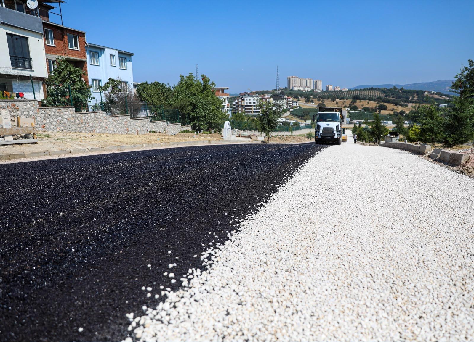 Bursa'da mezarlık yolları yenileniyor