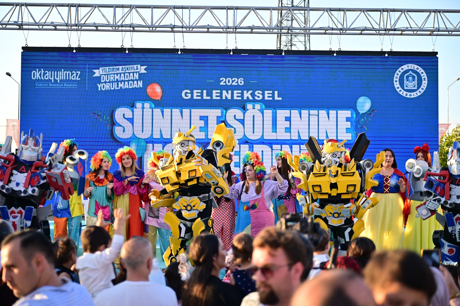YILDIRIM’DA SÜNNET SEVİNCİ ŞÖLENE DÖNÜŞTÜ