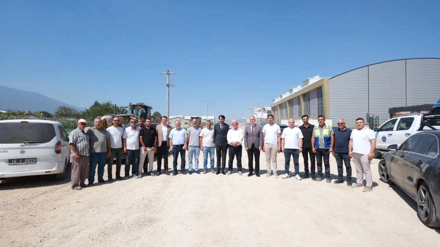105 Adada Yol Kaplama Çalışmaları Başladı