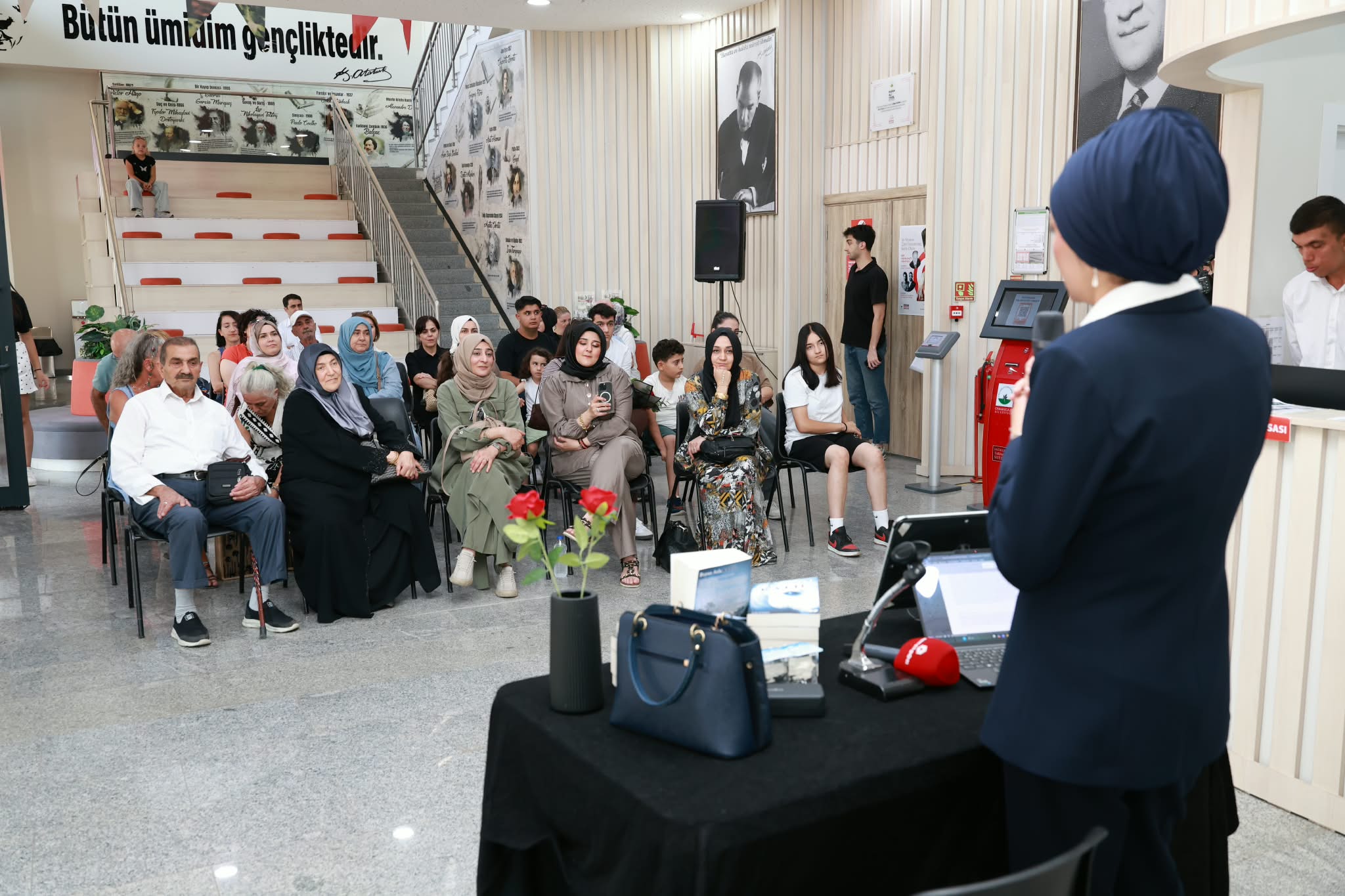 Osmangazi’de Yazarları Okurlarıyla Bir Araya Getiren Buluşmalar