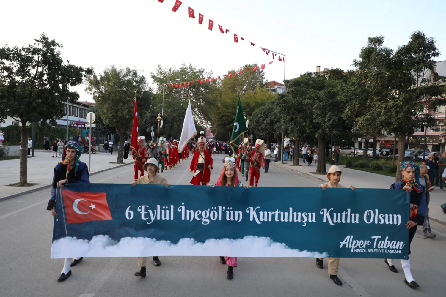 İnegöl’ün Kurtuluşunun 104. Yılı Gurur Ve Coşkuyla Kutlanıyor