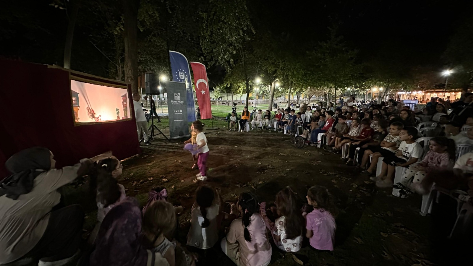 Bursa’da Karagöz ve kukla rüzgârı esti