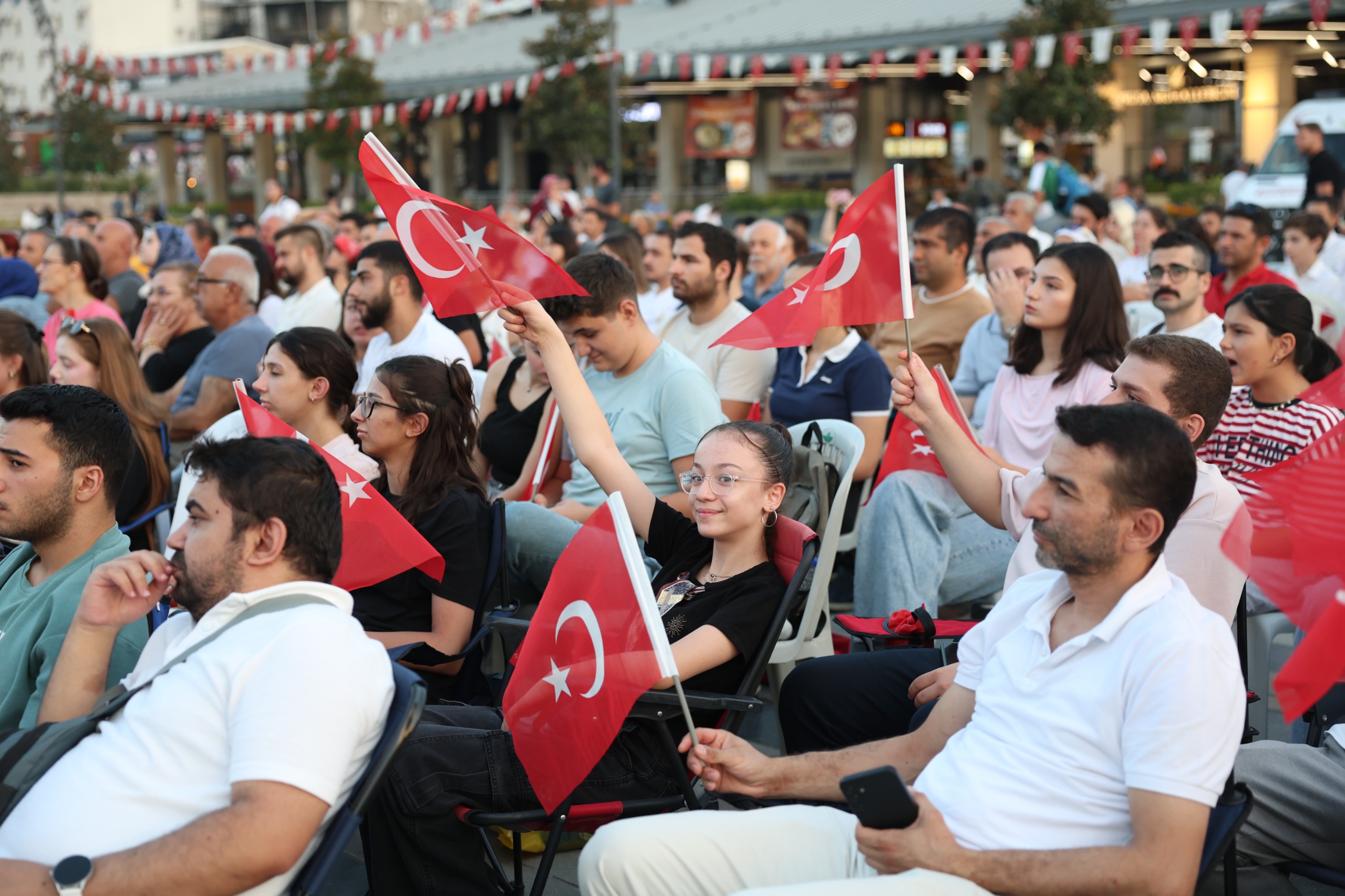 Osmangazi Meydanı’nda Filenin Sultanları Coşkusu