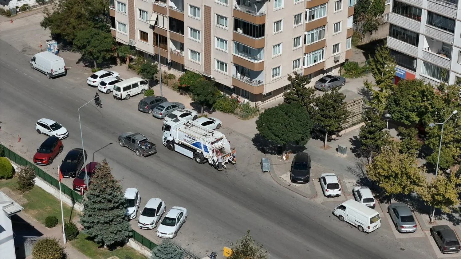 Elektrikli Çöp Kamyonu İnegöl Sokaklarında Test Edildi