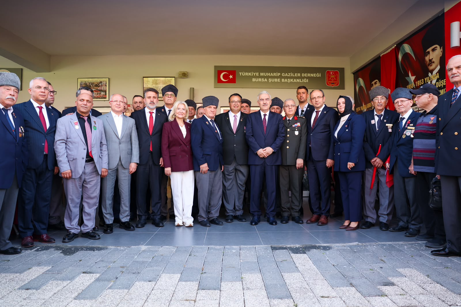 Başkan Vekili Biba, kahramanları anma törenine katıldı