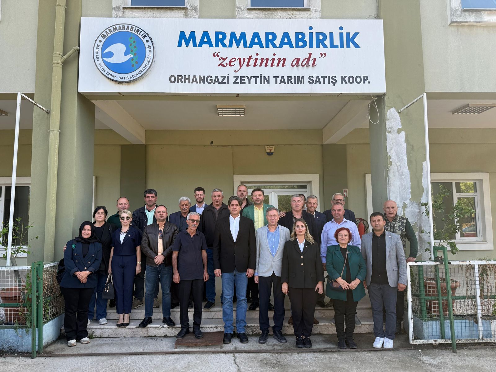 Zeytin Üreticimizin Yanındayız.