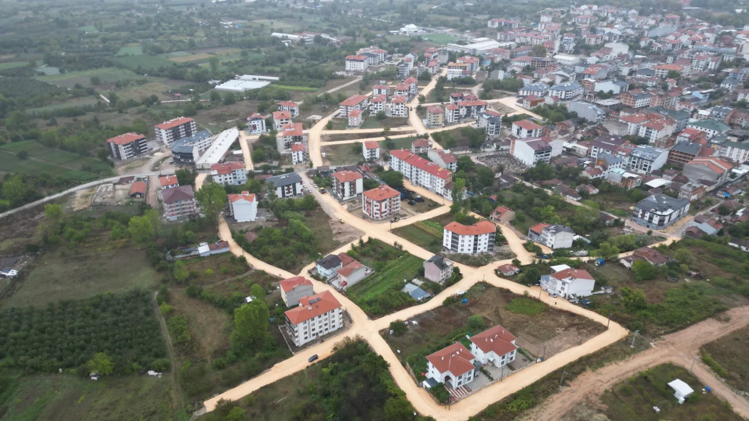 Cerrah Mahallesinde 27 Sokakta Sathi Kaplama Çalışması Başladı