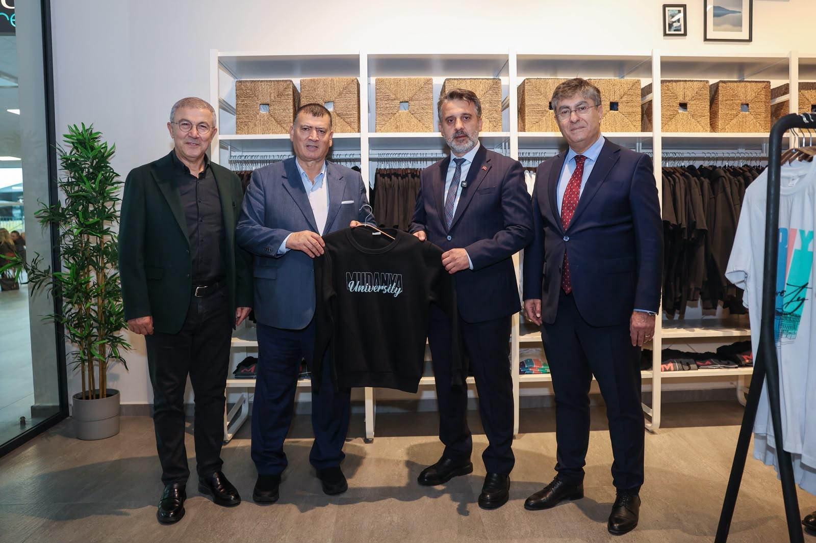 Başkan Vekili Biba'dan üniversitelilere mesaj: Sizin olanı size sunuyoruz