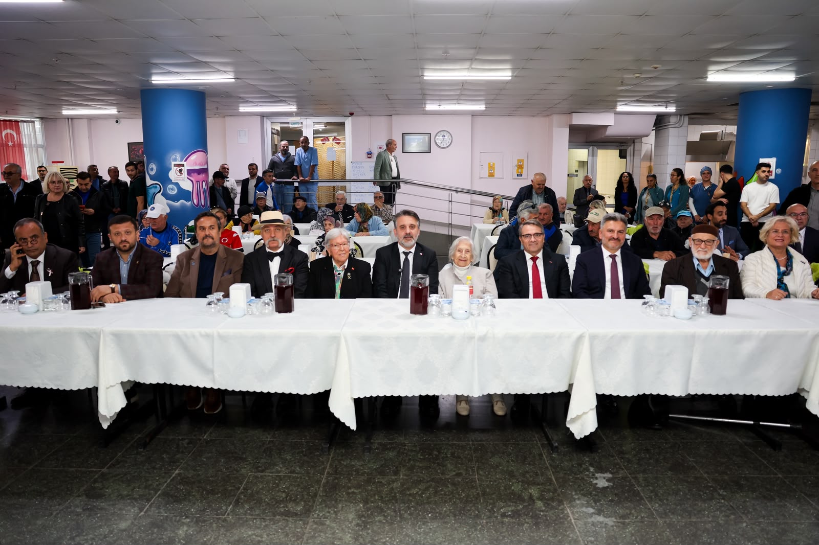 Başkan Vekili Biba, huzurevi sakinleriyle buluştu