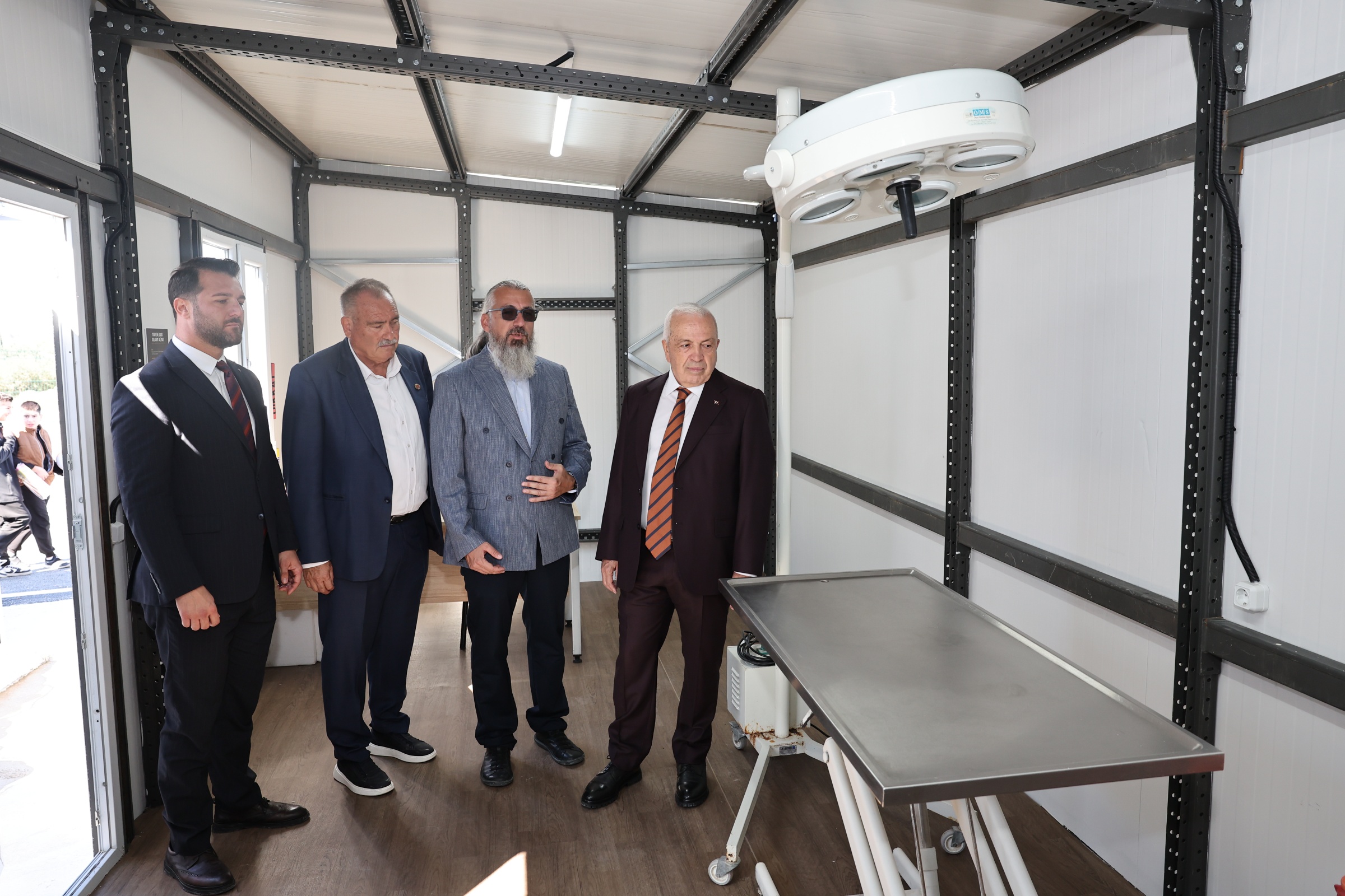 Nilüfer’de sahipsiz hayvanlar için “Umut Ağacı” açıldı