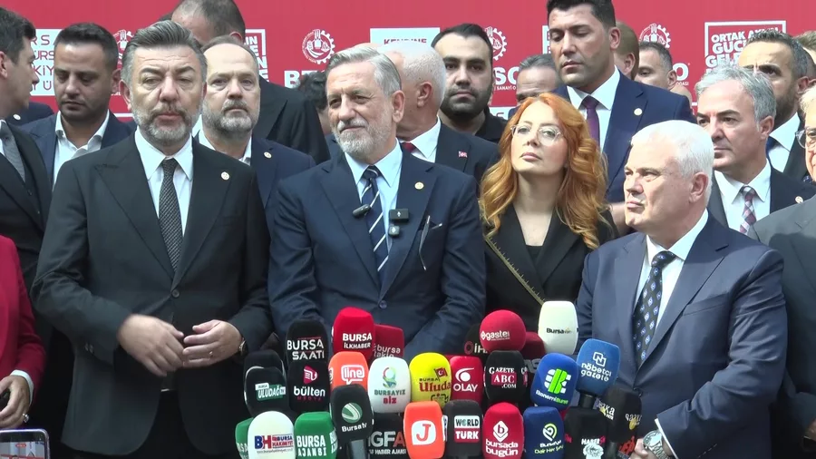 İbrahim Burkay'dan yeni başkan Özer Matlı'ya tebrik! Bu sözlerle başarı diledi...