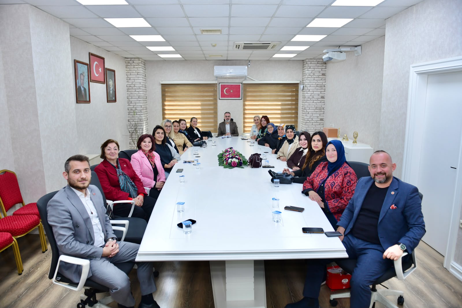 Bursa’nın Kadın Muhtarlarından Başkan Erol’a Anlamlı Ziyaret