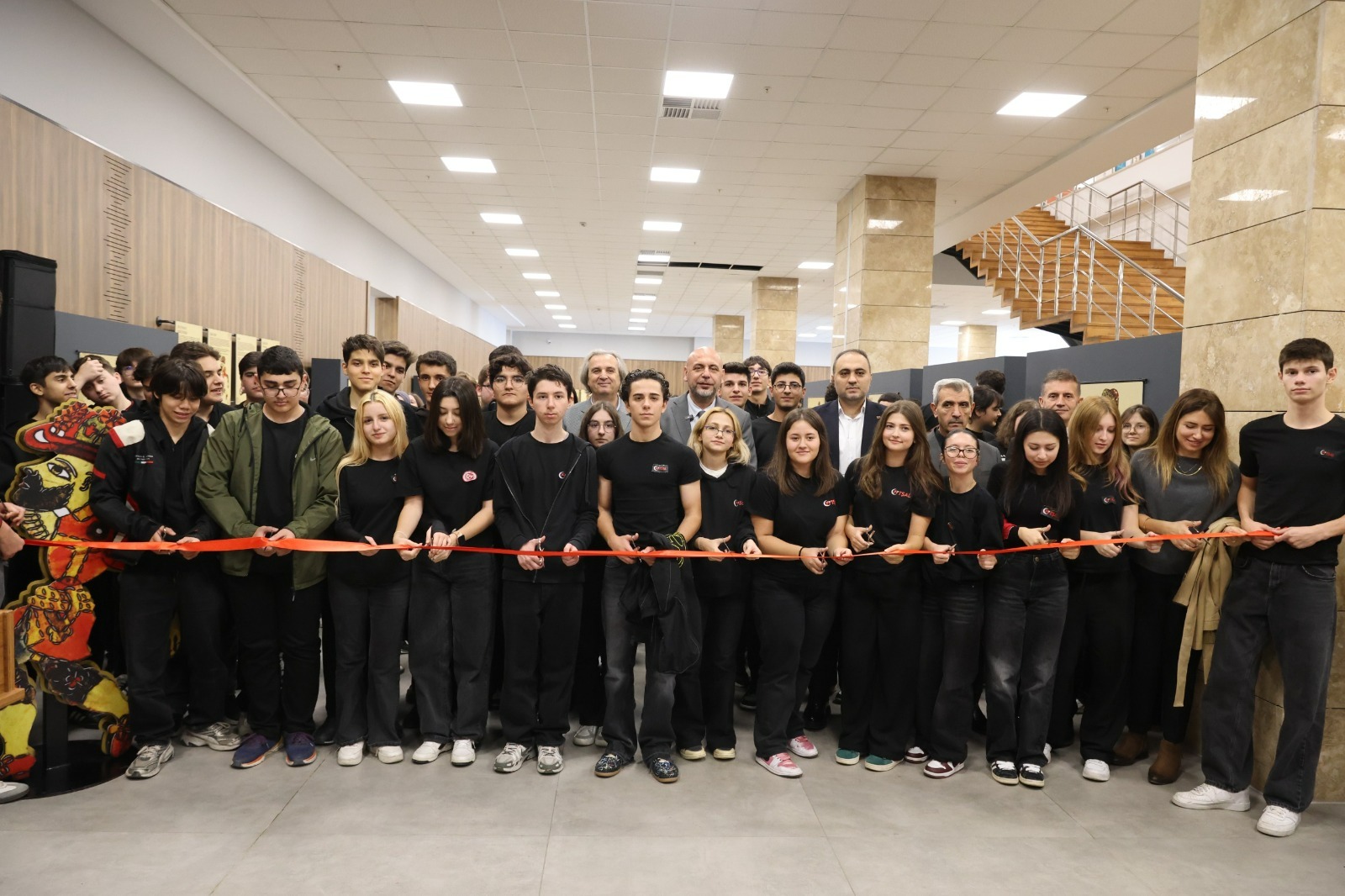 Bursa'da Karagöz geleneği gelecek kuşaklara aktarılıyor