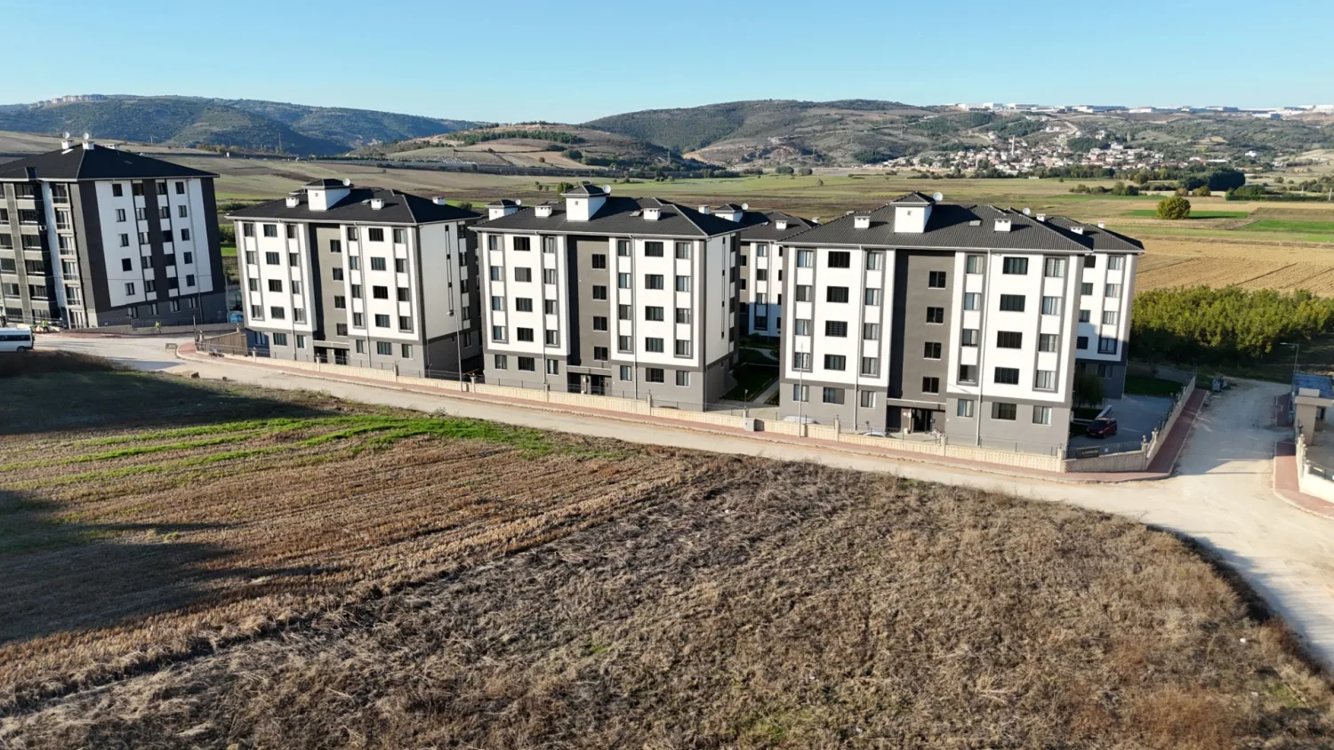 Alanyurt’ta 26 Sokakta Kaldırım Çalışması Devam Ediyor