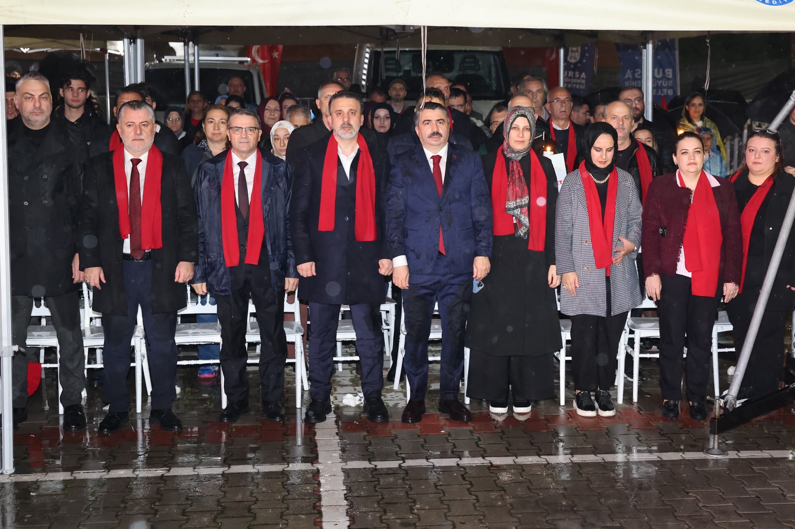 Yağmura rağmen Bursa’da Cumhuriyet coşkusu dinmedi