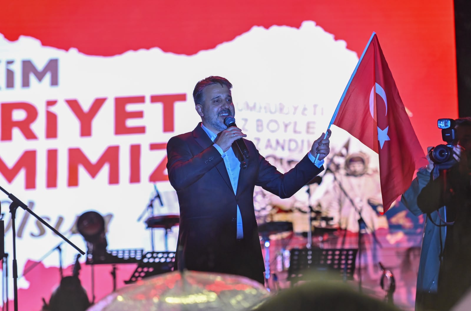 Cumhuriyet ritminde Bursa tek yürek