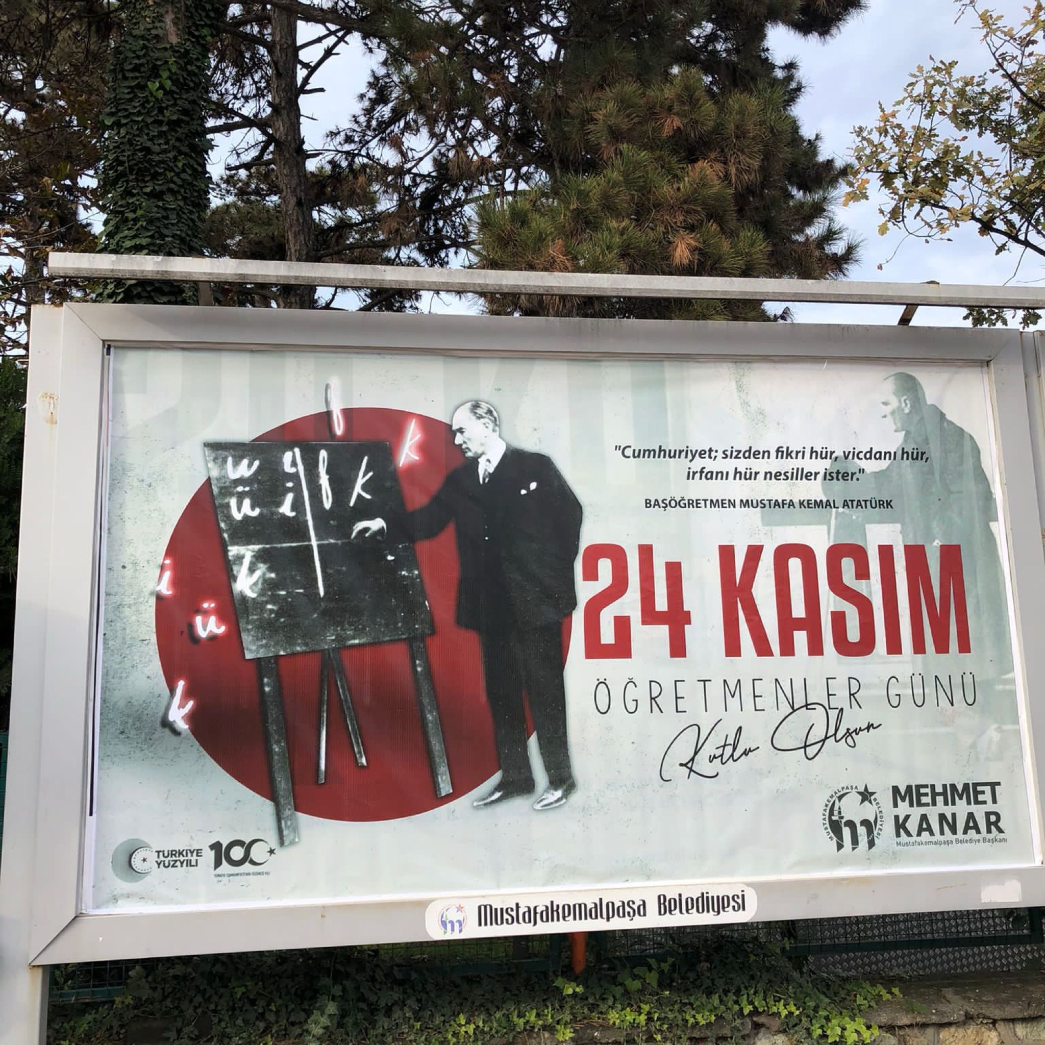 TARTIŞMALI AFİŞE BAŞKAN KANAR'DAN AÇIKLAMA