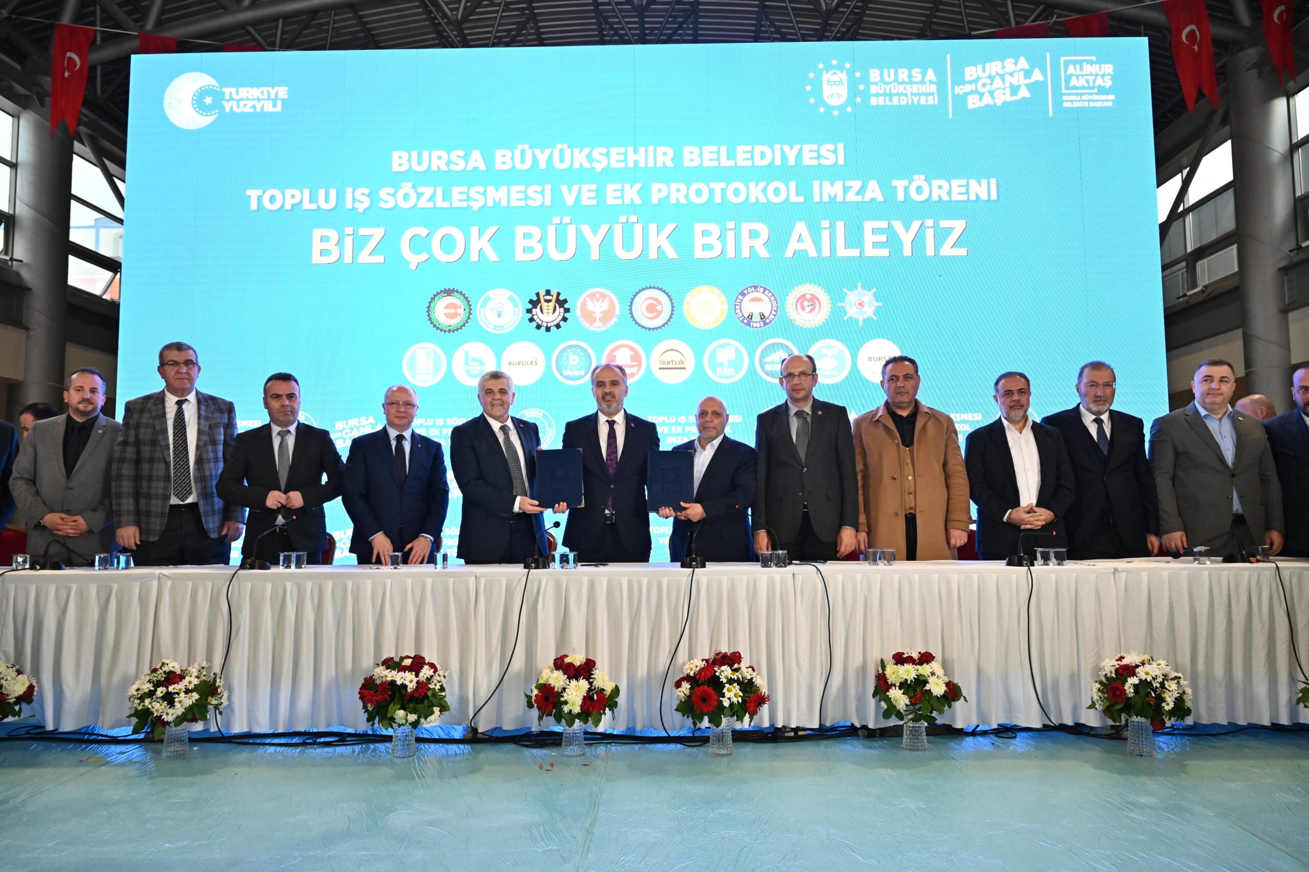 BÜYÜKŞEHİR'DE TOPLU SÖZLEŞME SEVİNCİ