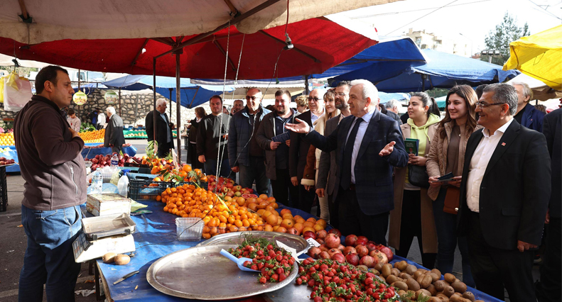 ŞADİ ÖZDEMİR: “ATAEVLER PAZARYERİ HIZLA TAMAMLANACAK”