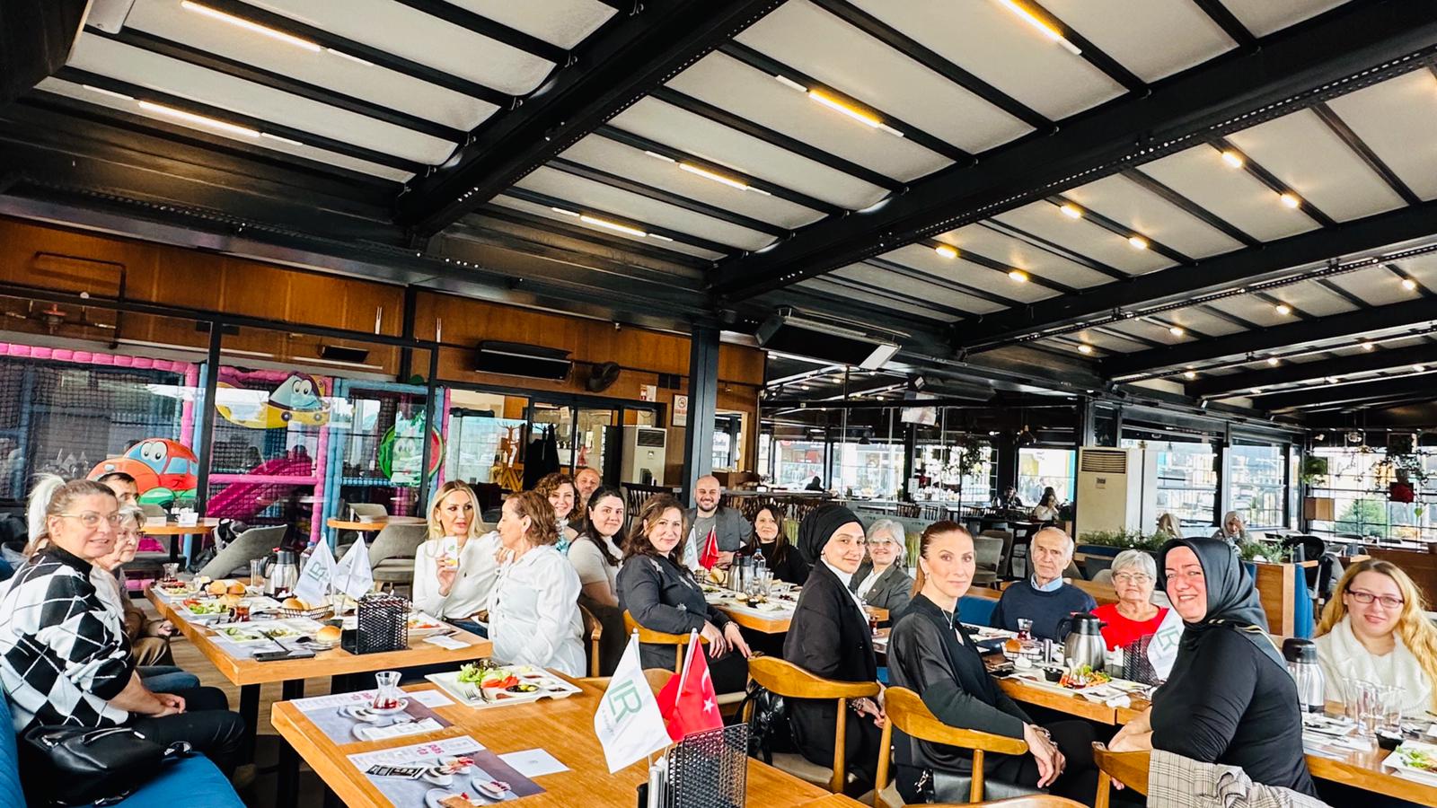 LR AİLESİ Nevale'de buluştu