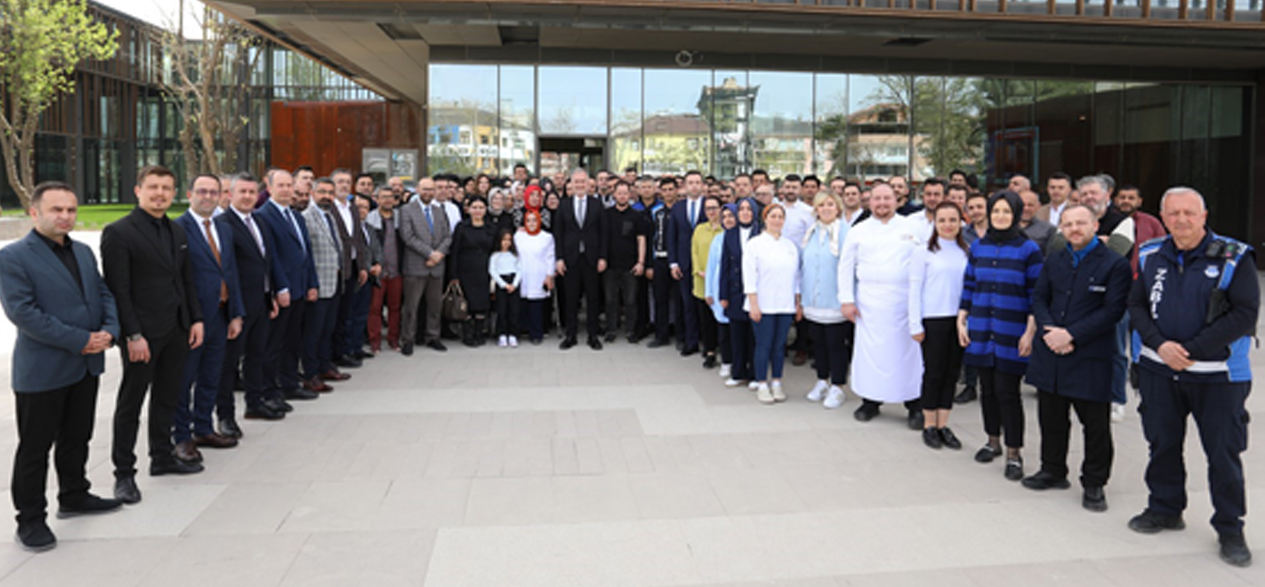 BAŞKAN TABAN'A ÇİÇEKLİ KARŞILAMA