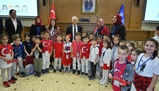BÜYÜKŞEHİR MECLİSİ'NDE SÖZ HAKKI ÇOCUKLARIN
