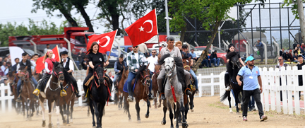 RAHVAN ATLARI FETİH COŞKUSUNU ZİRVEYE TAŞIDI