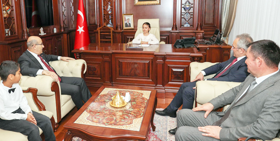 BURSA'NIN ÇOCUK VALİSİ MAKAMINA OTURDU