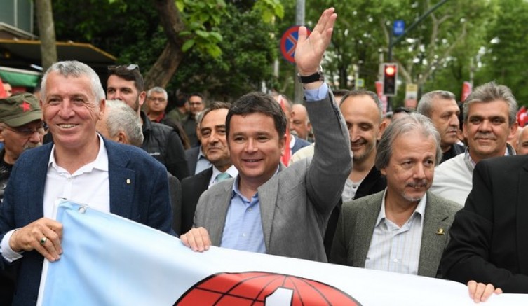 OSMANGAZİ'DE 1 MAYIS COŞKUYLA KUTLANDI